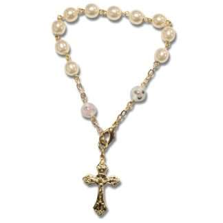 Gold-plated bracelet with white beads, hand-painted glass beads and rose detail
